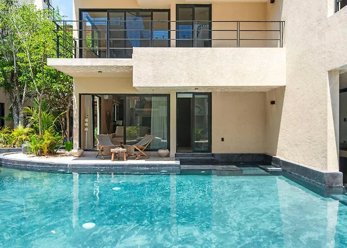 Boho Chic 2br With Swim-up Pool Near The *