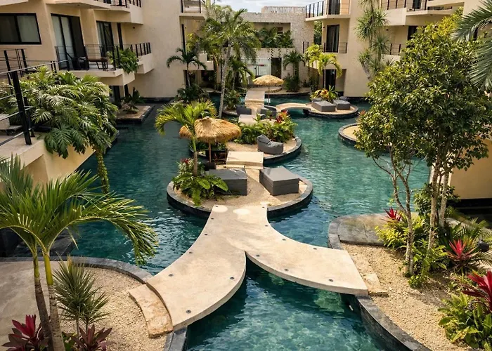 Boho Chic 2br With Swim-up Pool Near The