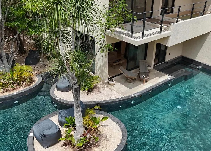 Boho Chic 2br With Swim-up Pool Near The Apartment *