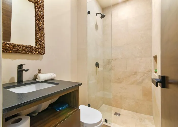 Boho Chic 2br With Swim-up Pool Near The Apartment *