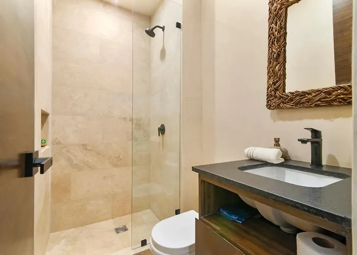 Boho Chic 2br With Swim-up Pool Near The *
