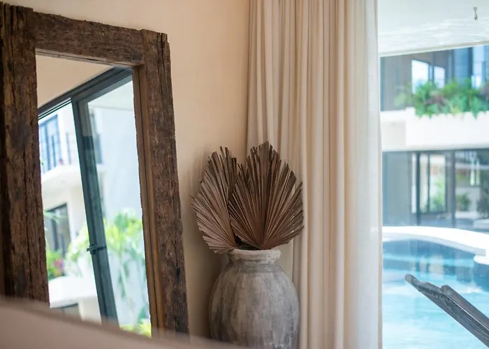 Boho Chic 2br With Swim-up Pool Near The *
